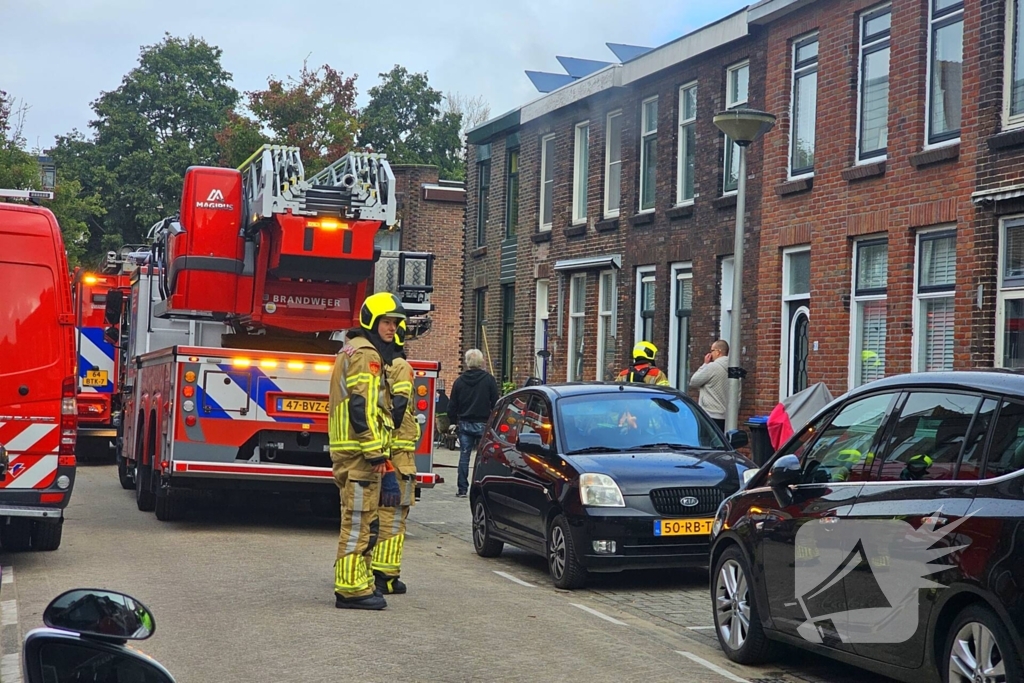 Brand in woning: Twee personen nagekeken door ambulancepersoneel