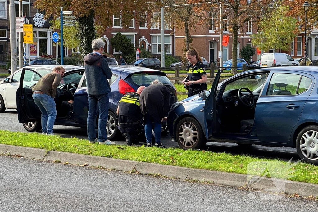 Kop-staart ongeval voor verkeerslichten