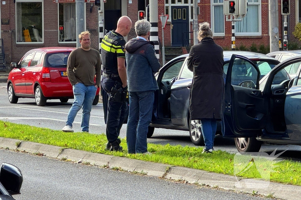 Kop-staart ongeval voor verkeerslichten