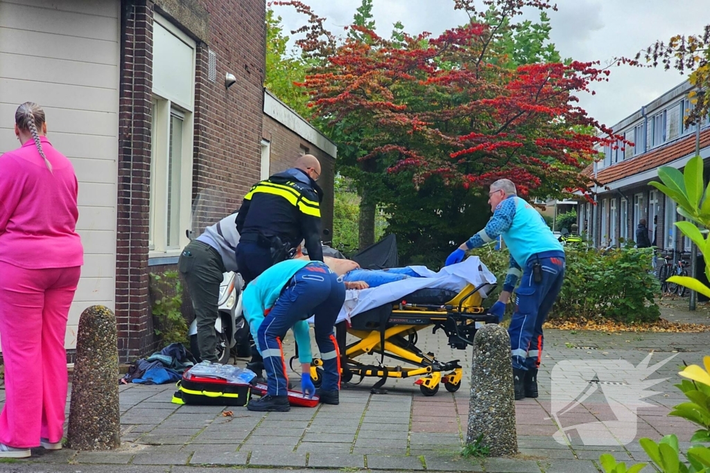 Persoon gewond bij steekincident, politie houdt verdachte aan