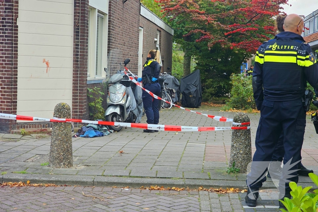 Persoon gewond bij steekincident, politie houdt verdachte aan