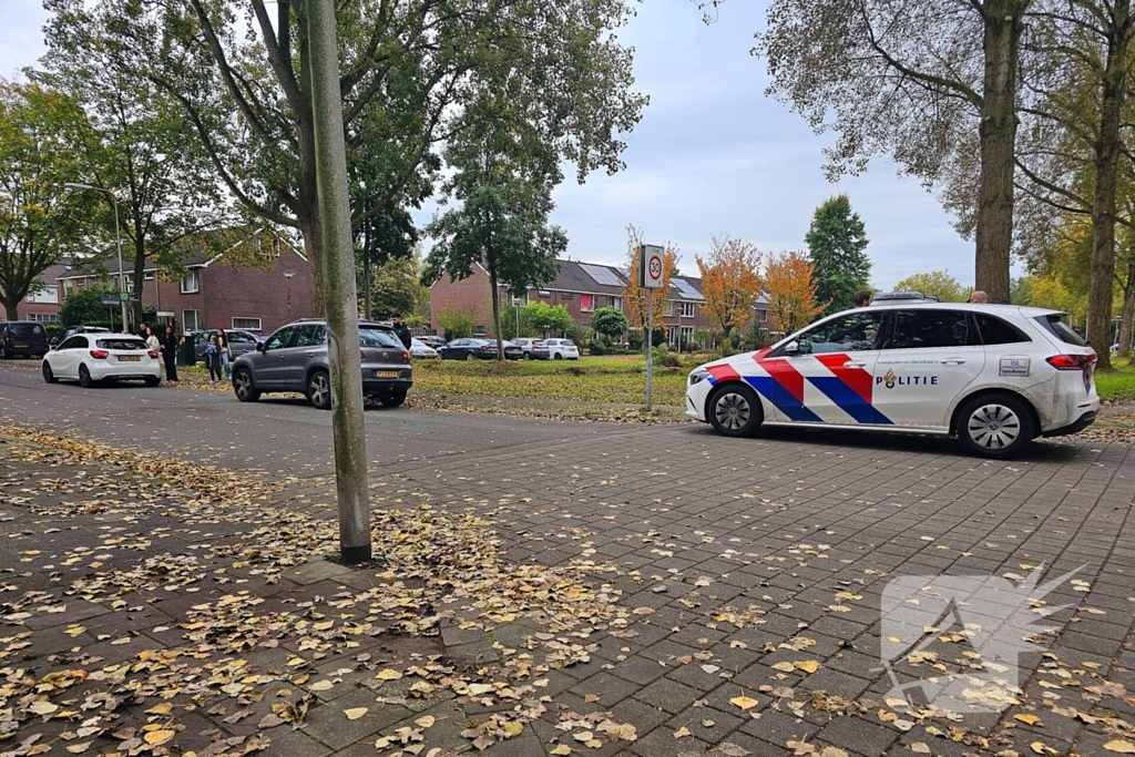 Drie auto's op elkaar bij botsing, inzittenden ongedeerd