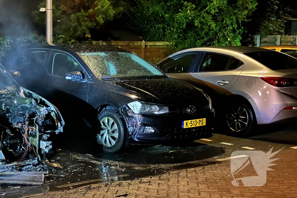 Opnieuw auto in lichterlaaie