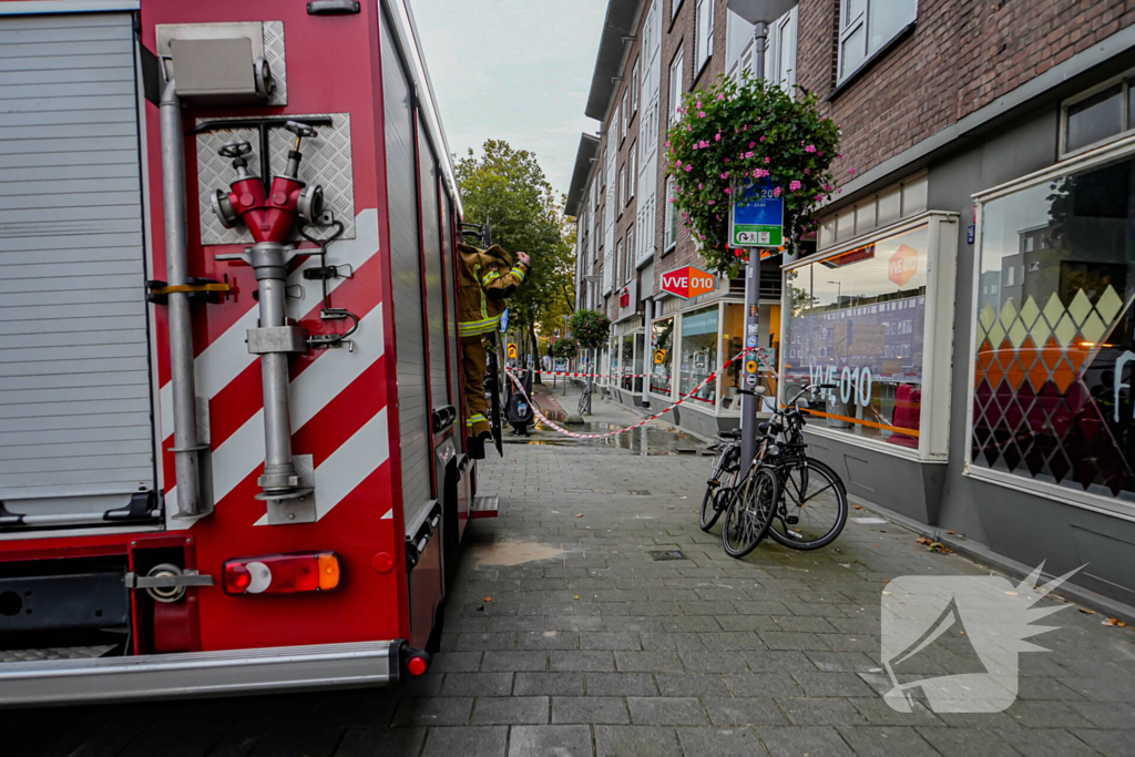 Hoofdleiding springt: tientallen huishoudens zonder water