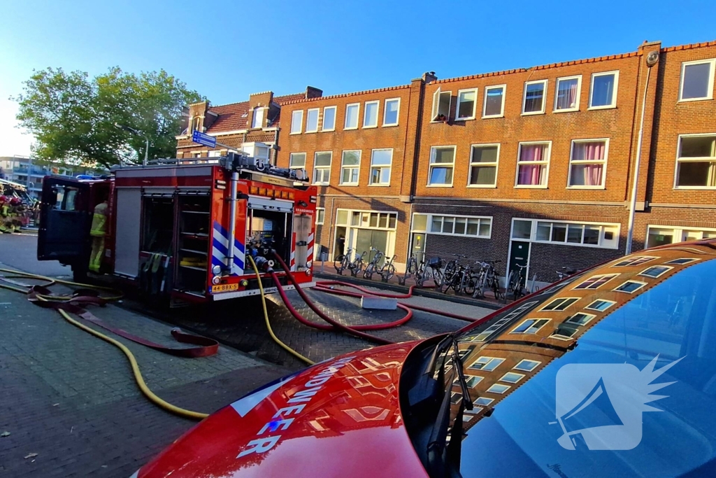 Woning uitgebrand ondanks grote inzet brandweerlieden