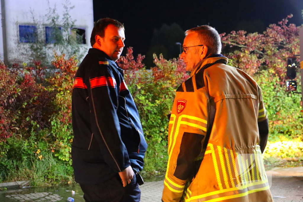 Luchtbehandelingskast bij slooppand vliegt in brand