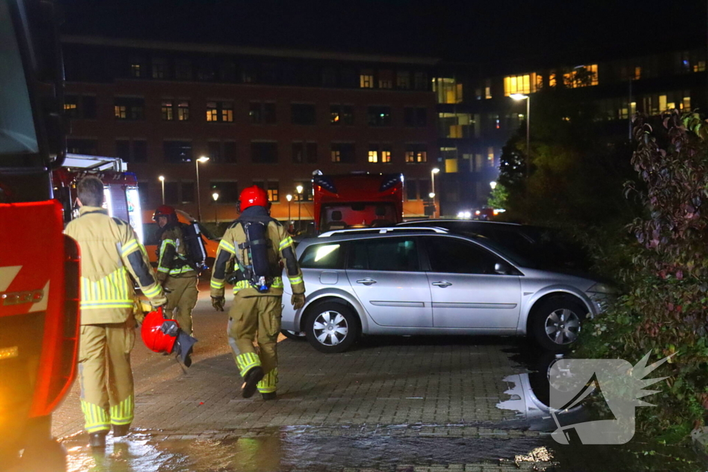 Luchtbehandelingskast bij slooppand vliegt in brand