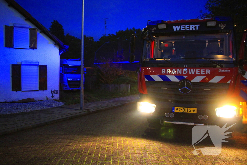 Rook uit kachel aangezien voor mogelijke woningbrand