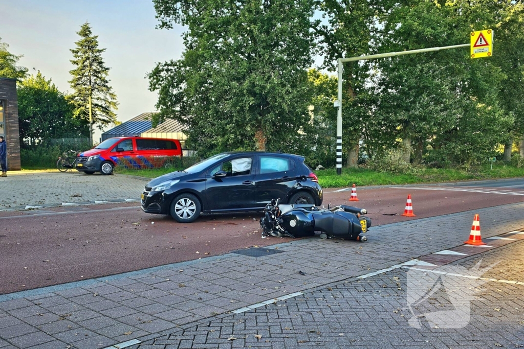 Motorrijder ernstig gewond bij ongeval met auto