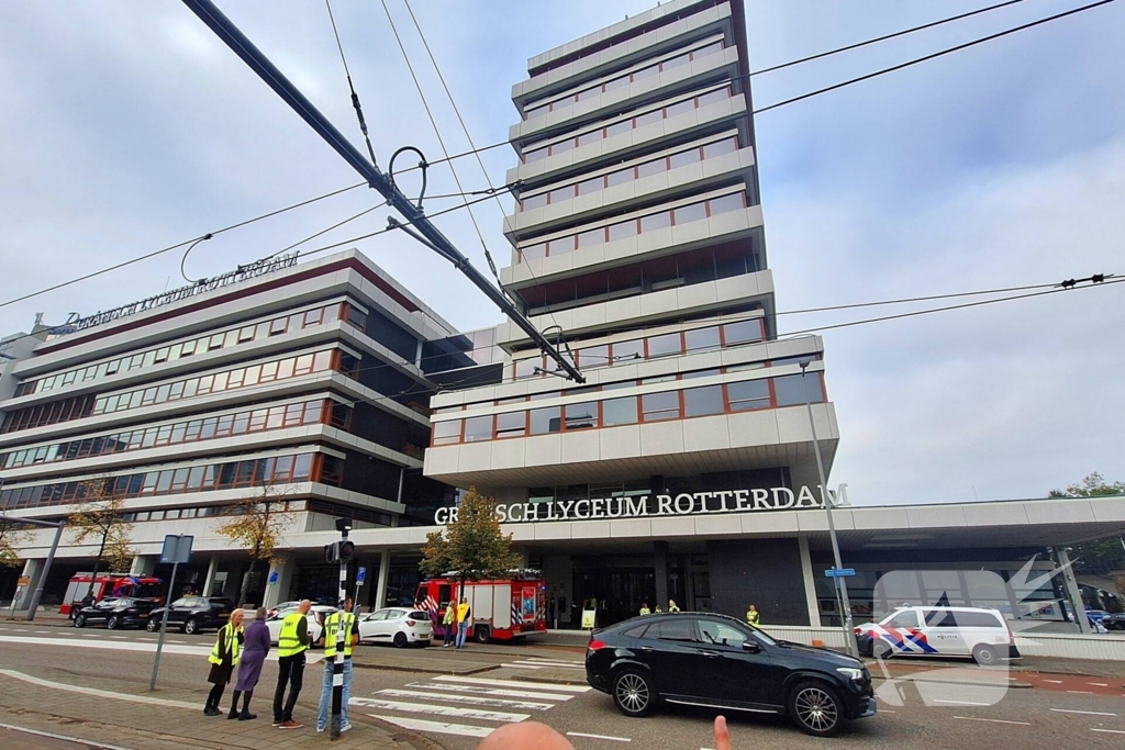 Magnetron in brand zorgt voor ontruiming van duizenden scholieren