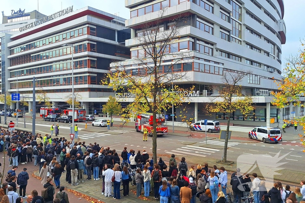 Magnetron in brand zorgt voor ontruiming van duizenden scholieren