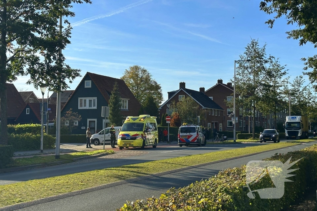 Fietser gewond bij aanrijding met bestelbus