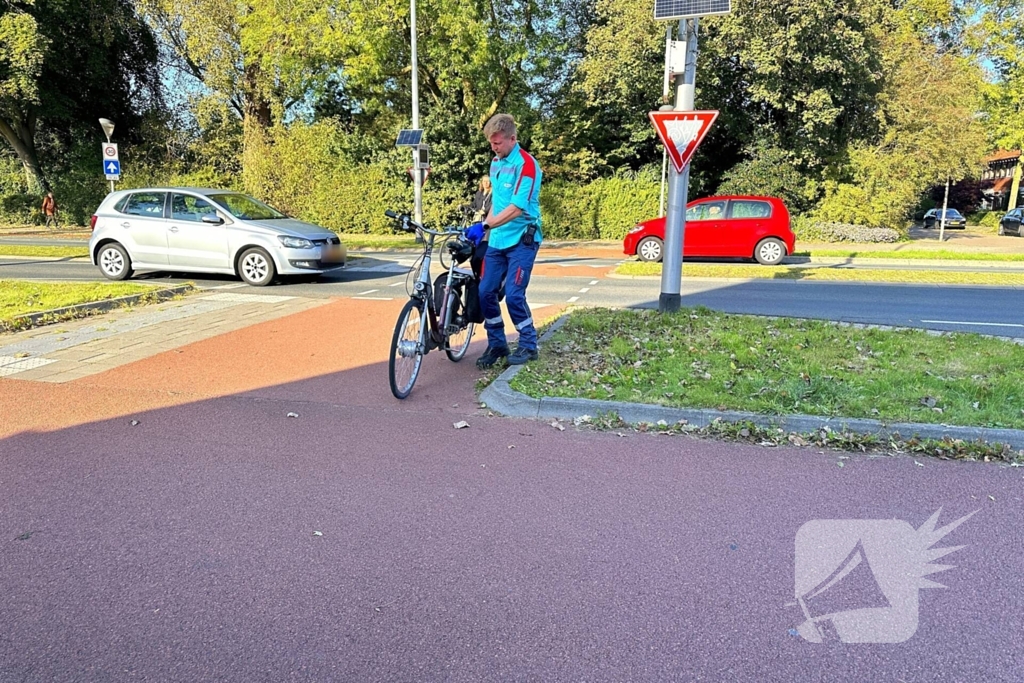 Fietser gewond bij aanrijding met bestelbus