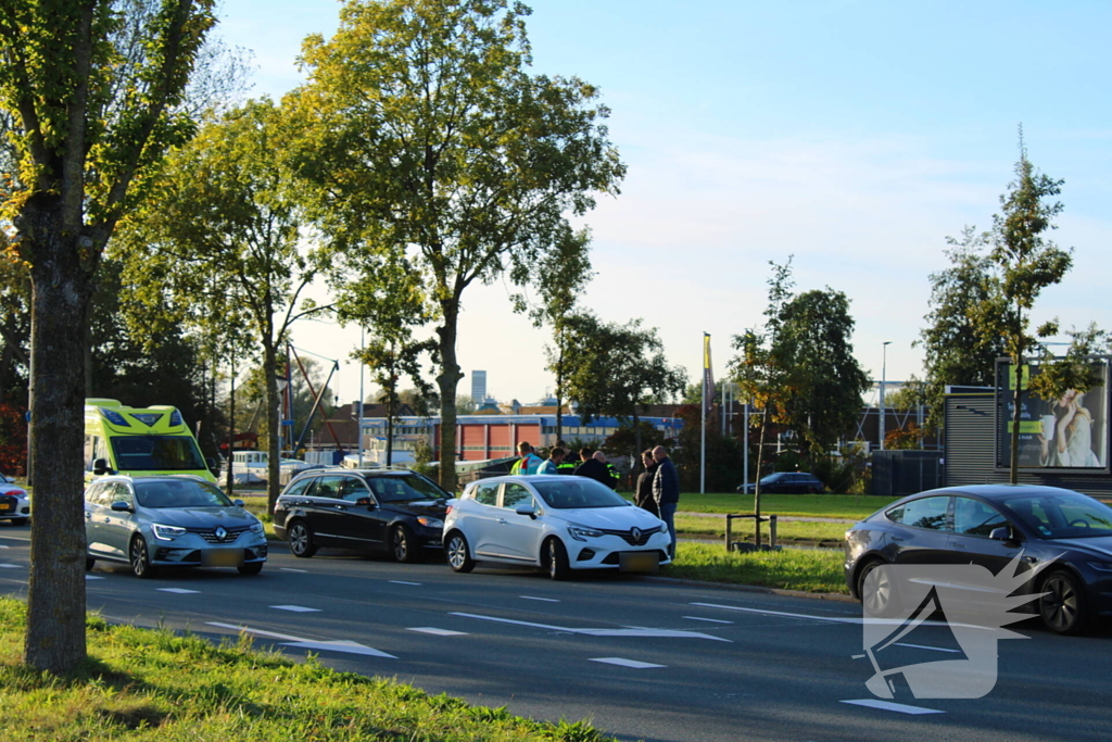 Drie voertuigen beschadigd bij kettingbotsing