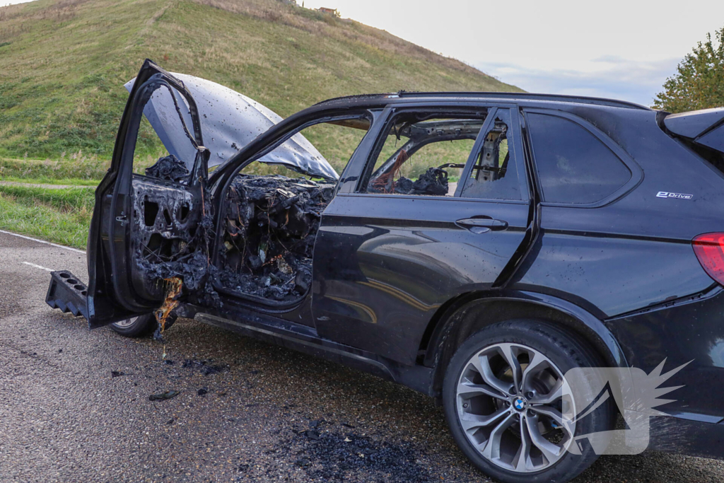 Personenauto gaat in vlammen op