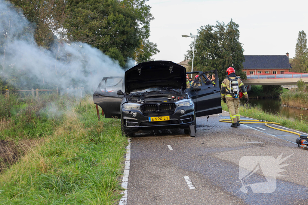 Personenauto gaat in vlammen op