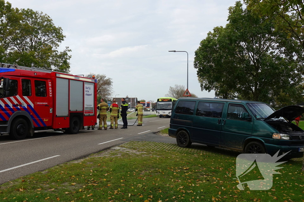 Brand in bestelbus tijden het rijden