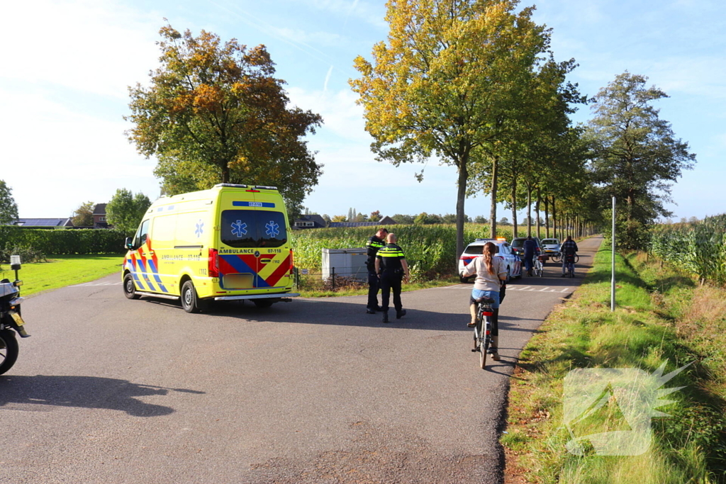 Twee fietsers klappen op elkaar