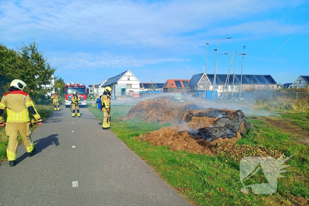 Fikse rookontwikkeling bij brand in maaiafval