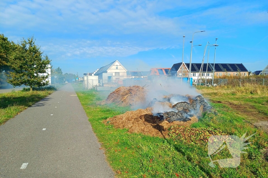 Fikse rookontwikkeling bij brand in maaiafval