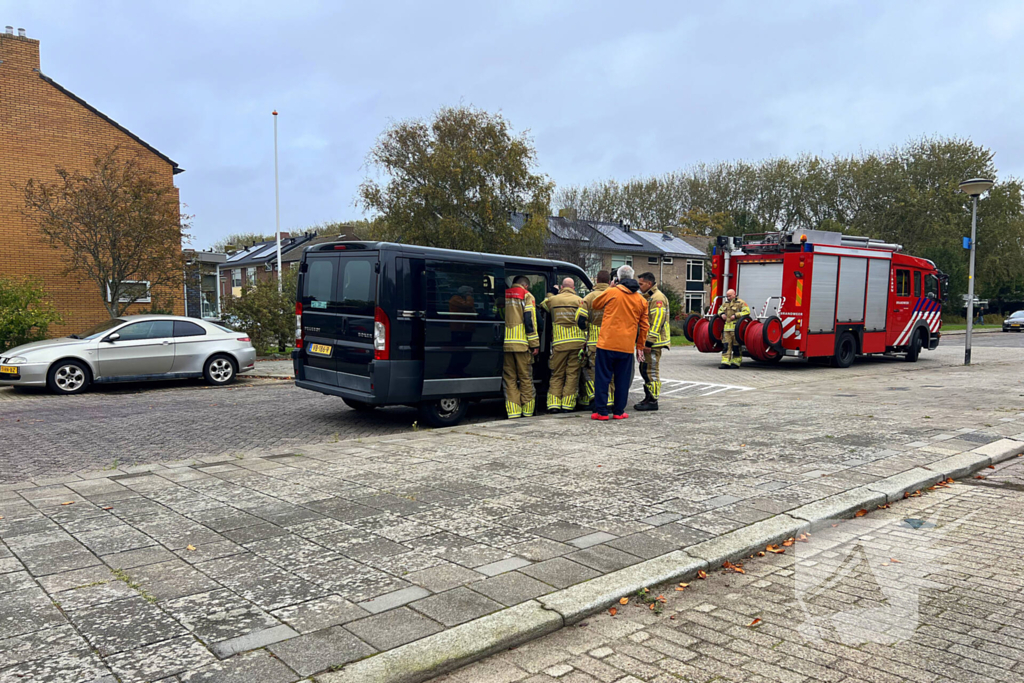 Brand in bestelbus snel onder controle door alertheid bestuurder