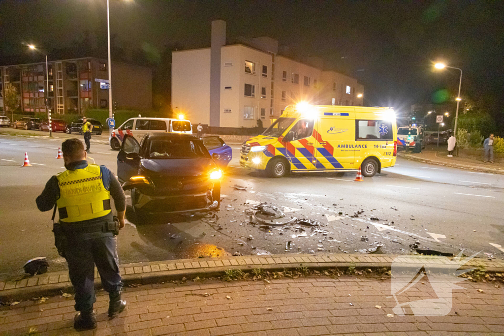 Enorme ravage bij ongeval op kruising