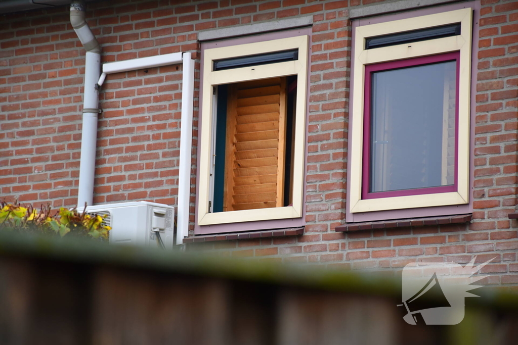 Politie doet onderzoek naar de toedracht van explosie in woning