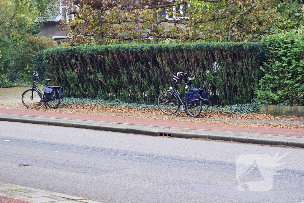 Ongeluk op fietspad door gladde bladeren