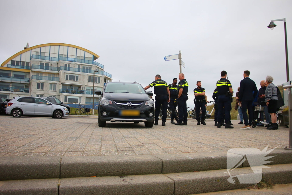 Bruiloft gast probeert trap af te rijden