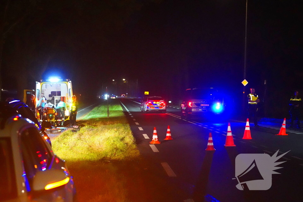 Motorrijder zwaargewond bij botsing met auto