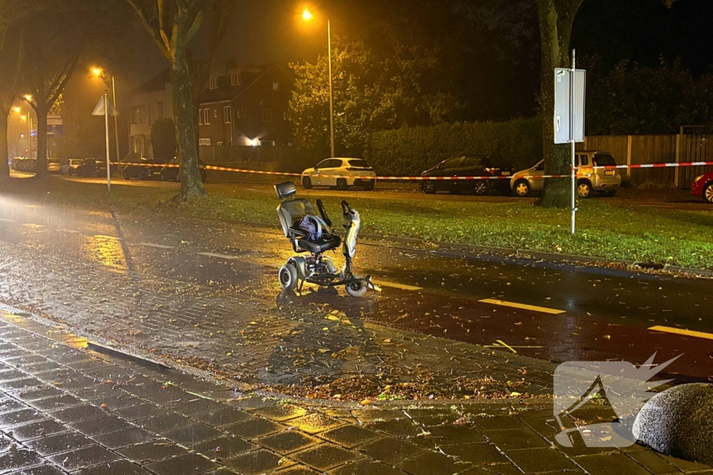 Bestuurder laat zwaargewonde scootmobieler achter