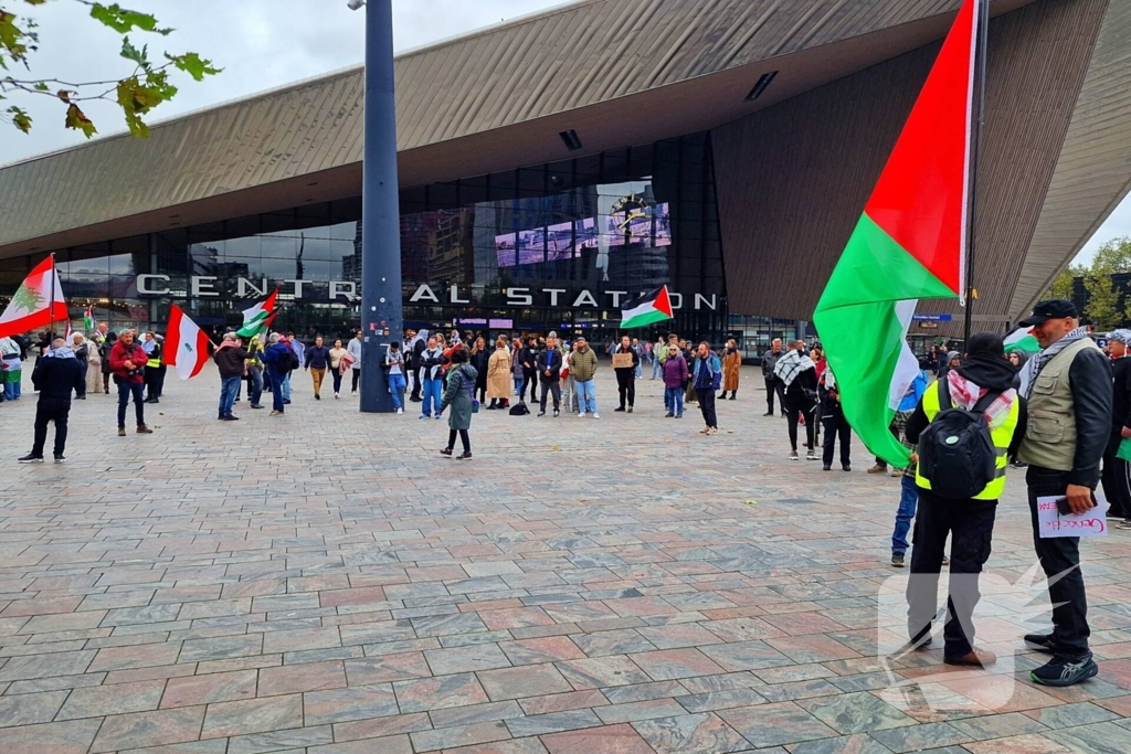 Grote opkomst bij demonstratie Centraal Station