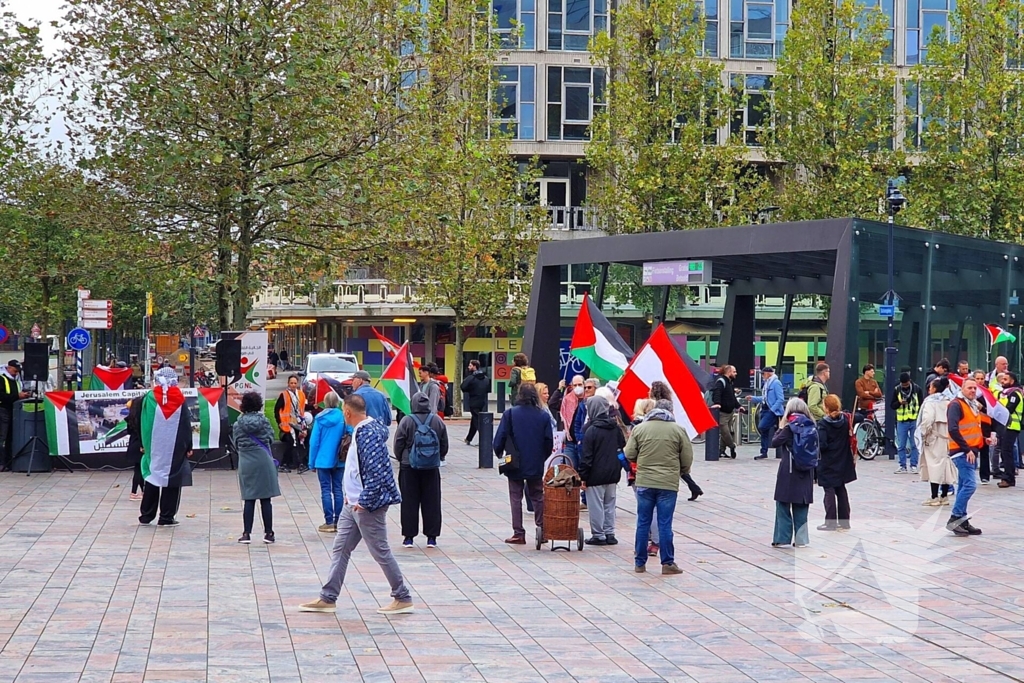 Grote opkomst bij demonstratie Centraal Station