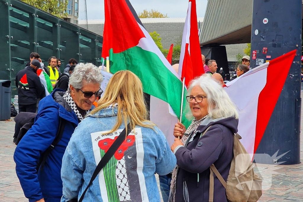 Grote opkomst bij demonstratie Centraal Station