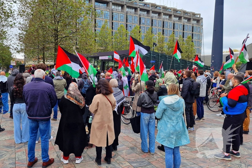 Grote opkomst bij demonstratie Centraal Station