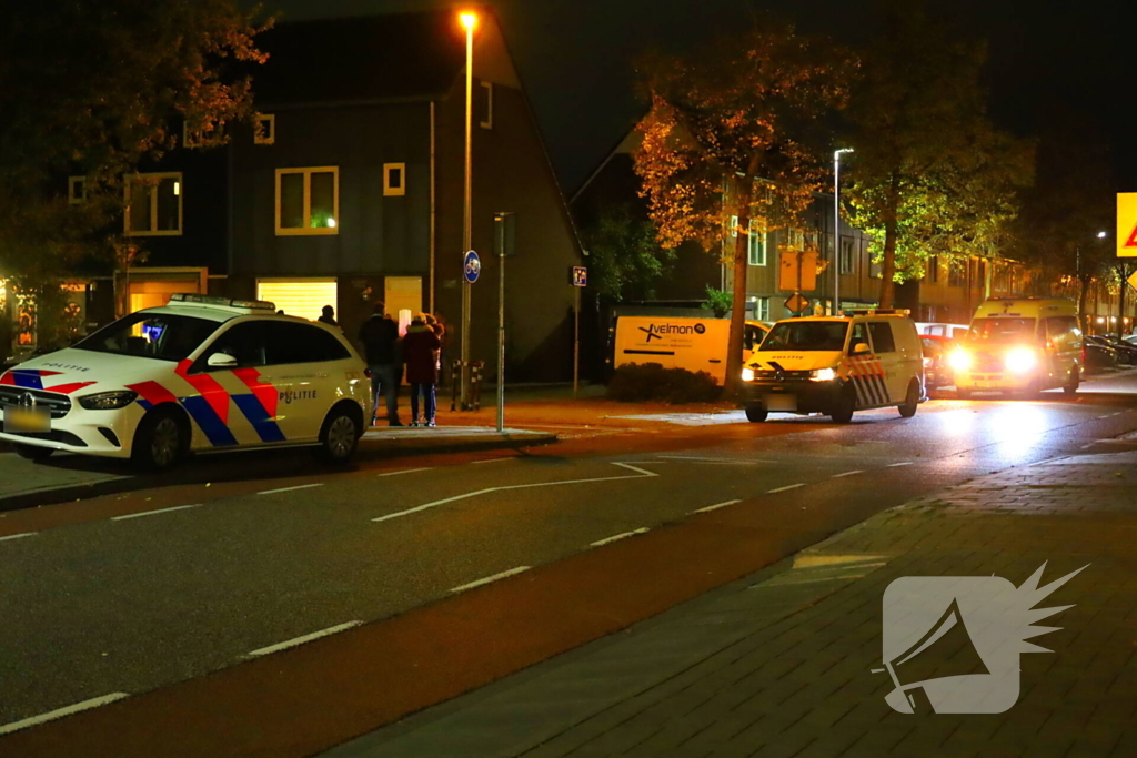 Gat in voordeur door explosie