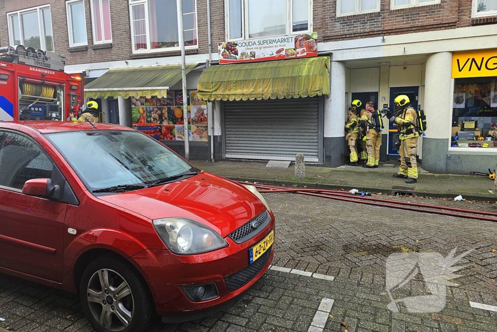 Brandweer forceert deur supermarkt