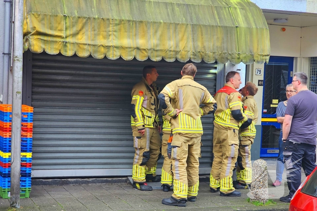 Brandweer forceert deur supermarkt