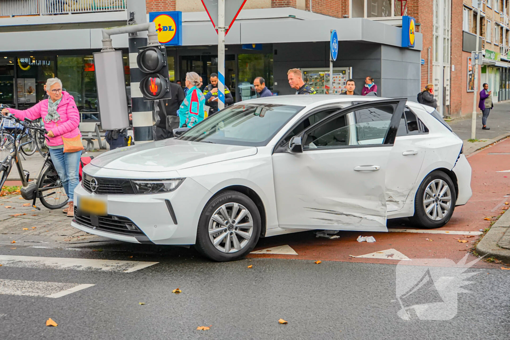 Veel schade bij aanrijding tussen twee voertuigen