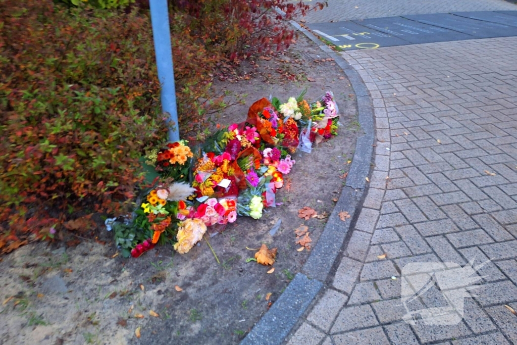 Bloemen neergelegd voor overleden man(18)