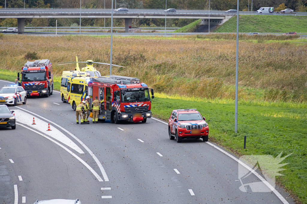 Traumahelikopter landt op snelweg bij ongeval