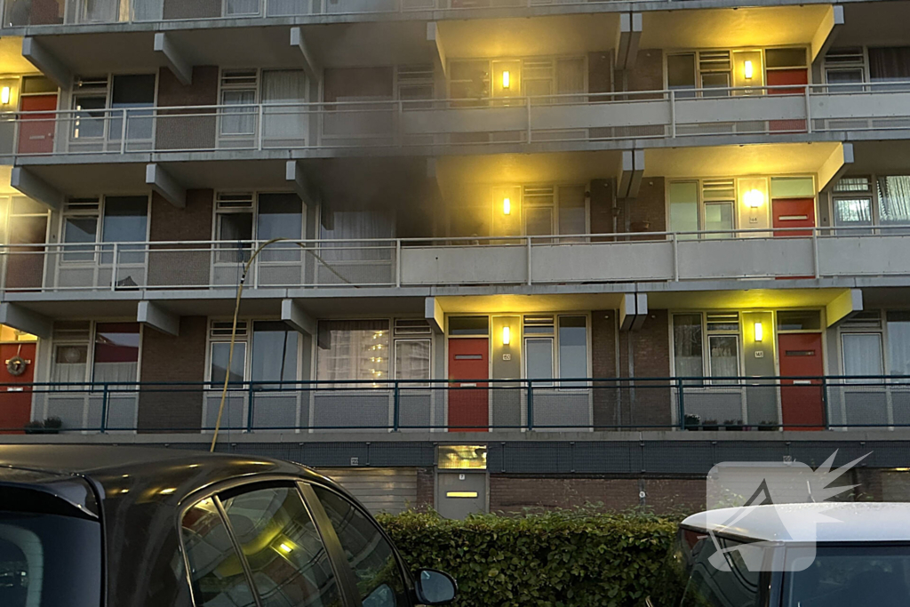 Balkonbrand slaat over naar buren