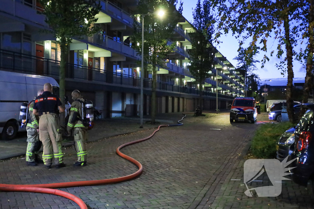 Balkonbrand slaat over naar buren