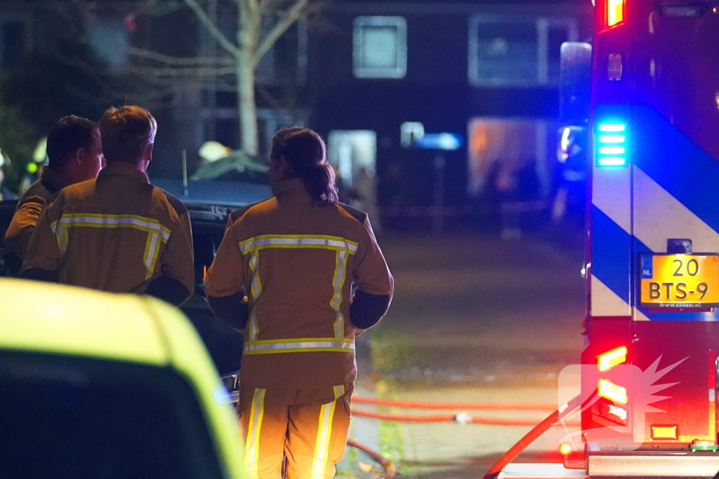 Auto gaat volledig in vlammen op