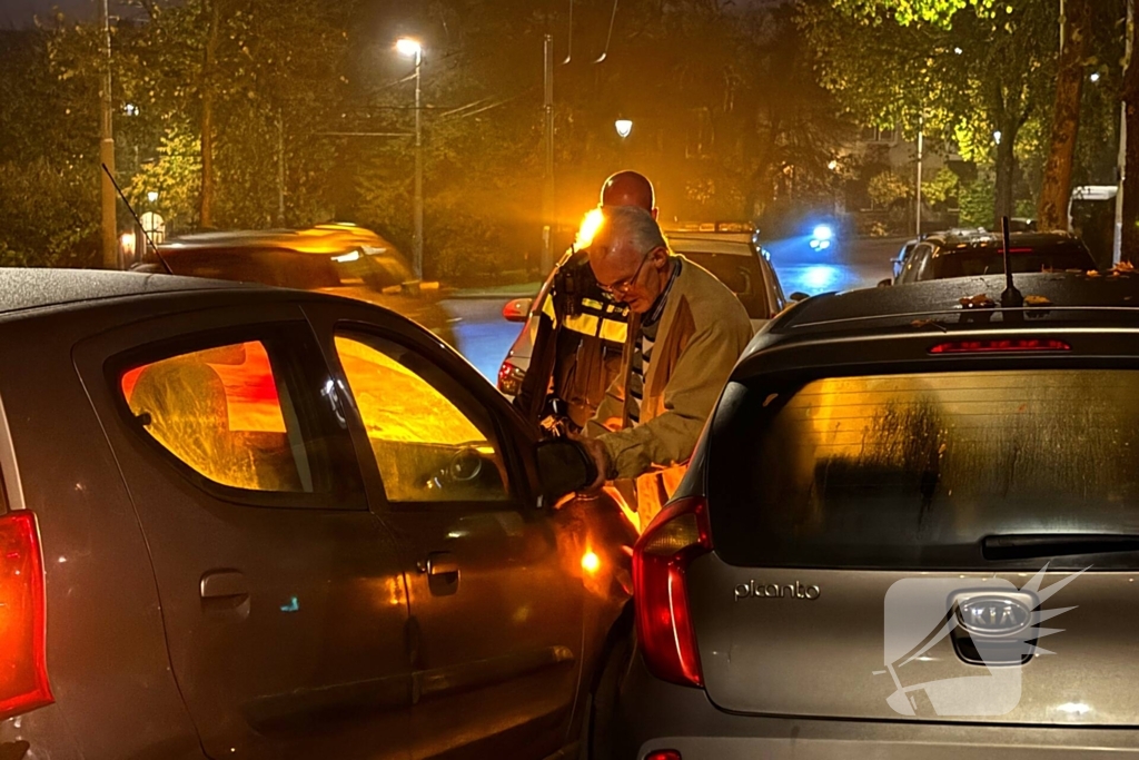 Twee voertuigen en voetganger betrokken bij aanrijding