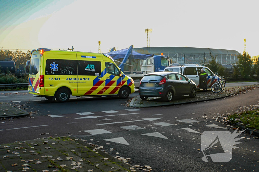 Fietser gewond bij botsing met auto