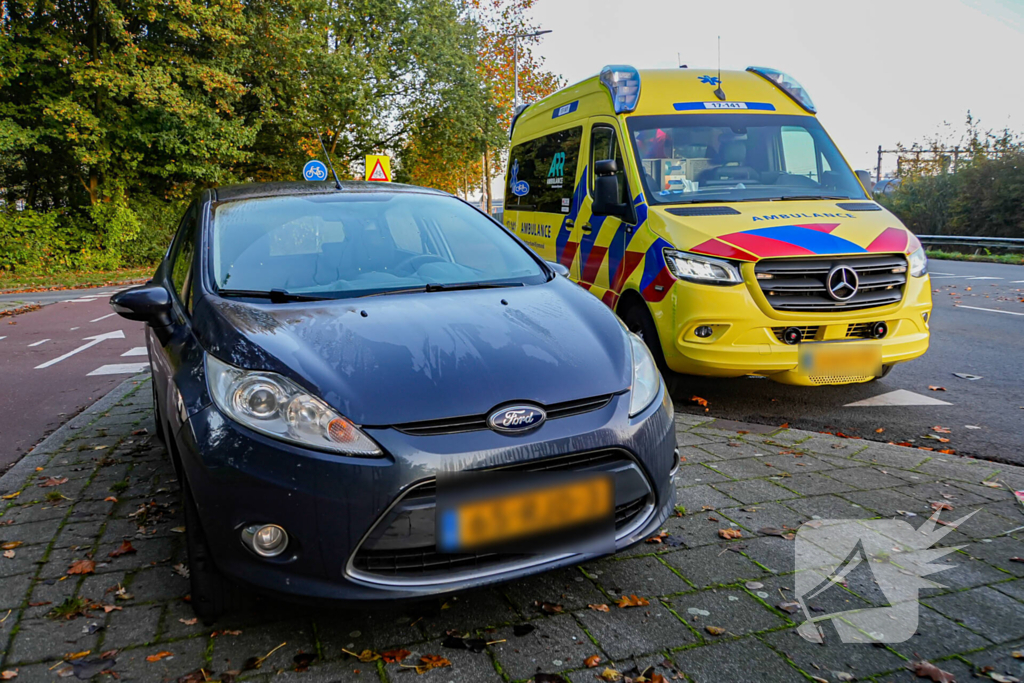 Fietser gewond bij botsing met auto