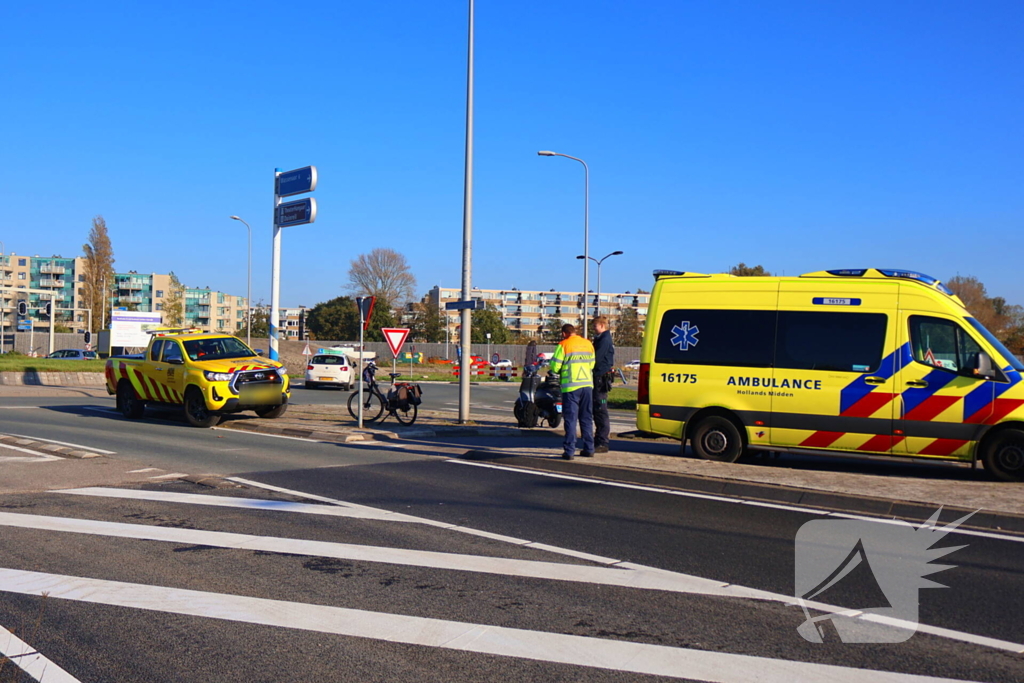 Fietser loopt flinke hoofdwond op na val van fiets