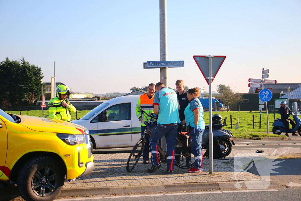 Fietser loopt flinke hoofdwond op na val van fiets