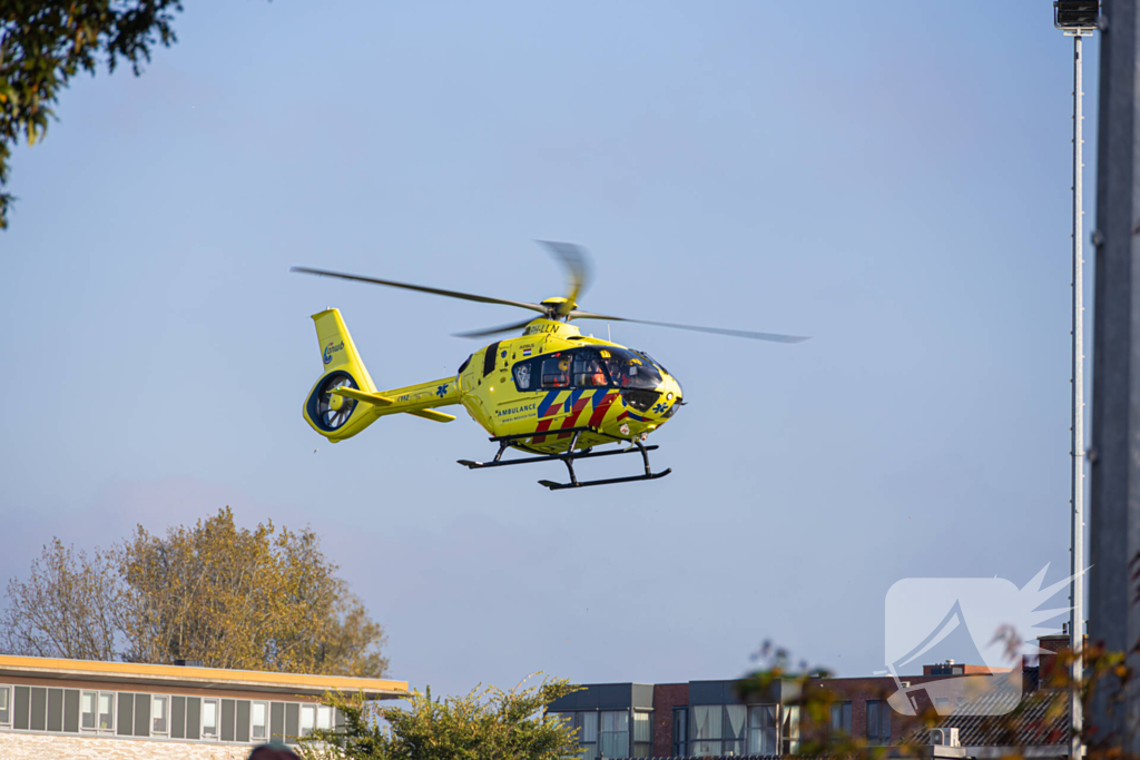 Persoon zwaargewond na val in gemeentehuis